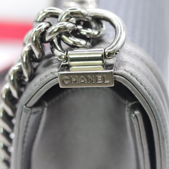 CHANEL‎ Rare Metallic Silver Cube Embossed Small Boy Bag, Silver Hardware 2014 - Picture 7 of 17